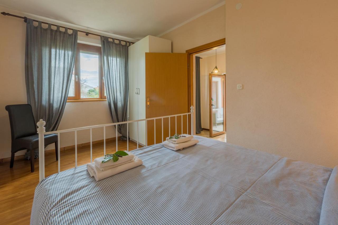 Apartments Zomzi Poreč Exterior foto